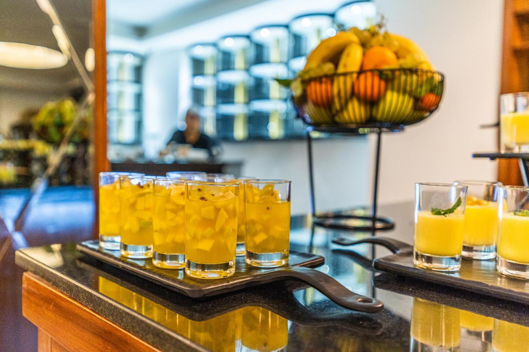 One Hotel Casablanca Bagian luar foto A mango lassi