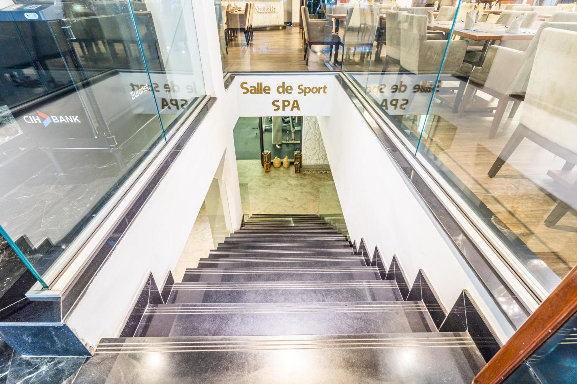 One Hotel Casablanca Bagian luar foto Stairs to the spa